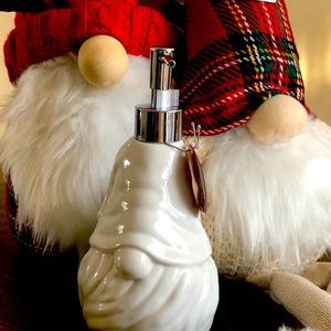 New! The Soap Shop gnome Soap Dispenser w/soap